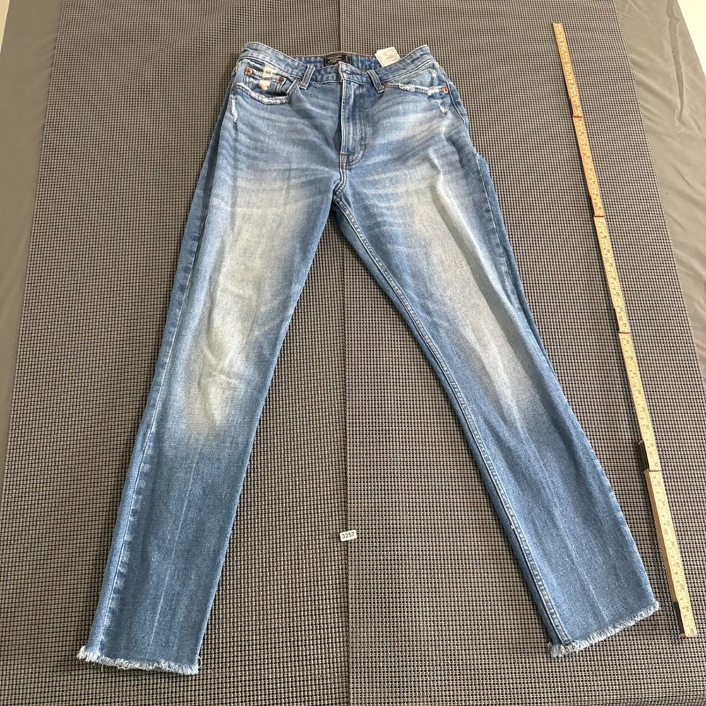 Abercrombie & Fitch Simone High Rise Slim Jeans Light Wash Blue Size 26 2R